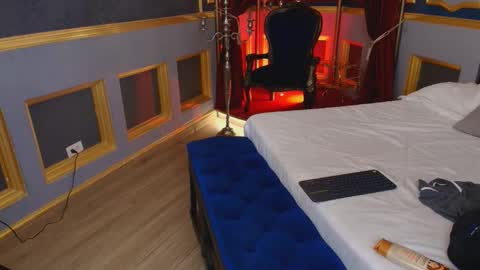 Snapshot of marcovitto chatting on 12.15.25 marcovitto online show from 12.15.25