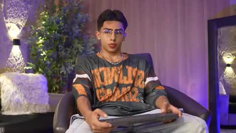 Snapshot of marcoyethan chatting on 11.07.25 Marco and Ethan online show from 11.07.25