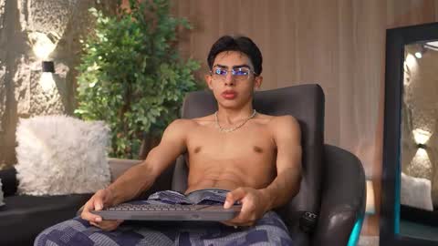 Snapshot of marcoyethan chatting on 12.04.25 Marco and Ethan online show from 12.04.25