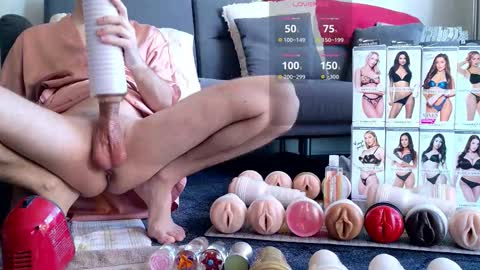 Snapshot of marcsx chatting on 11.29.25 Marc online show from 11.29.25