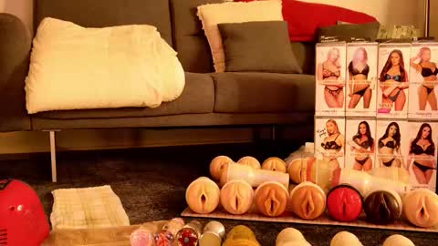 Snapshot of marcsx chatting on 11.30.25 Marc online show from 11.30.25