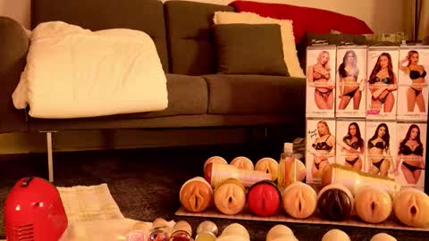 Snapshot of marcsx chatting on 12.15.25 Marc online show from 12.15.25