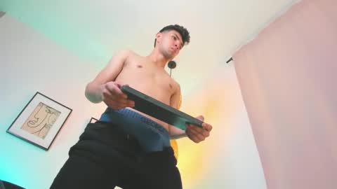 Snapshot of marcus_fire chatting on 02.22.25 marcus_fire online show from 02.22.25