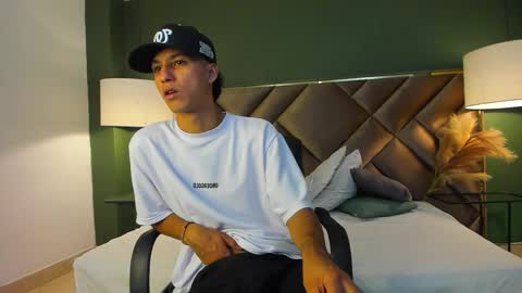 Snapshot of marcus_jeron chatting on 10.12.25 marcus_jeron online show from 10.12.25