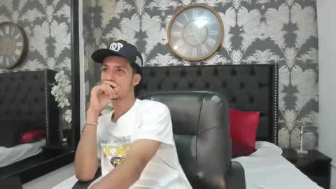 Snapshot of marcus_jeron chatting on 10.31.25 marcus_jeron online show from 10.31.25