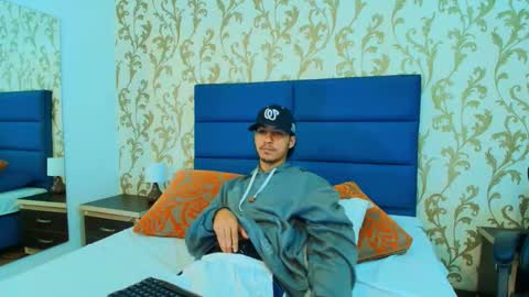 Snapshot of marcus_jeron chatting on 11.04.25 marcus_jeron online show from 11.04.25