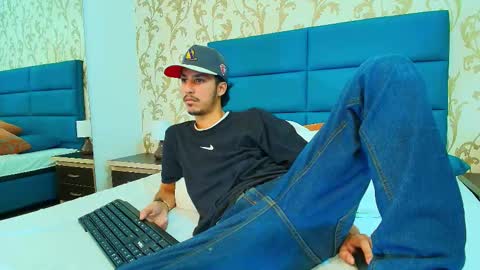 Snapshot of marcus_jeron chatting on 11.20.25 marcus_jeron online show from 11.20.25