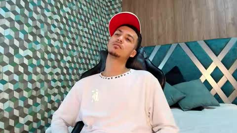 Snapshot of marcus_jeron chatting on 11.29.25 marcus_jeron online show from 11.29.25