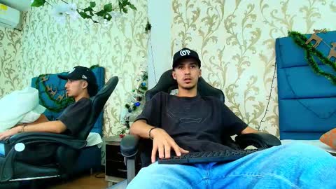 Snapshot of marcus_jeron chatting on 12.02.25 marcus_jeron online show from 12.02.25