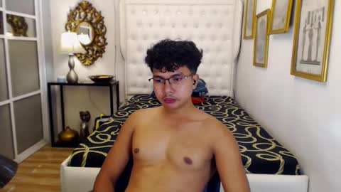 Snapshot of marcusmason1 chatting on 12.15.25 marcusmason1 online show from 12.15.25