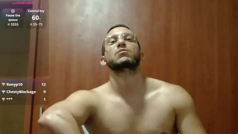 Snapshot of marcusmilarc chatting on 10.08.25 online show from 10.08.25