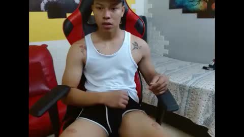 Snapshot of marcuss_2 chatting on 12.04.25 marcuss_2 online show from 12.04.25