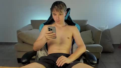 Snapshot of marcussmit chatting on 01.07.25 Marcus online show from 01.07.25