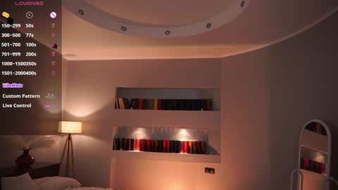 Snapshot of margarethowell chatting on 11.02.25 Margaret online show from 11.02.25