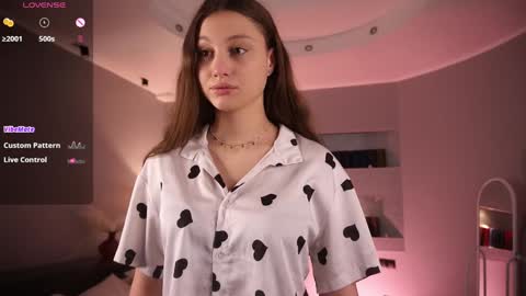 Snapshot of margarethowell chatting on 11.26.25 Margaret online show from 11.26.25