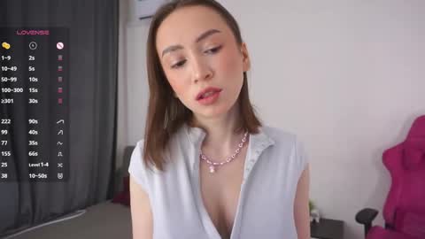 Snapshot of margarethowell chatting on 05.19.26 Margaret online show from 05.19.26