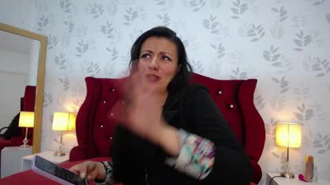 Snapshot of margarettcooper chatting on 11.10.25 MargaretteCooper online show from 11.10.25