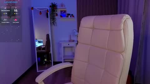 Snapshot of margeritirell chatting on 11.06.25 Margo online show from 11.06.25