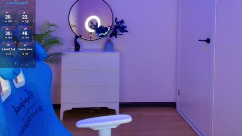 Snapshot of margeritirell chatting on 11.20.25 Margo online show from 11.20.25