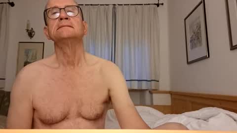 Snapshot of marginalie chatting on 09.30.25 marginalie online show from 09.30.25