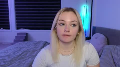 margot_robbie7 online show from 11.30.25