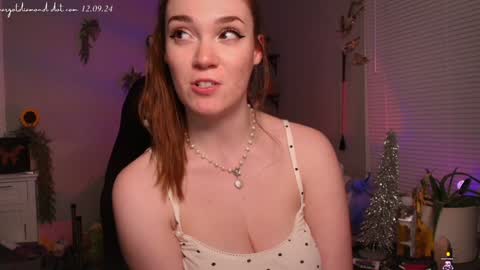 Snapshot of margotdiamond chatting on 12.10.24 online show from 12.10.24