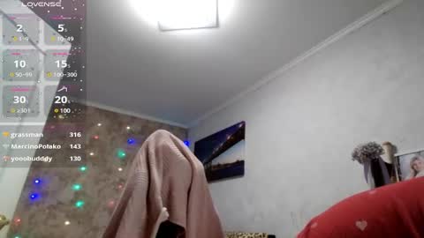 Snapshot of mari_77777 chatting on 02.05.25 Mari online show from 02.05.25