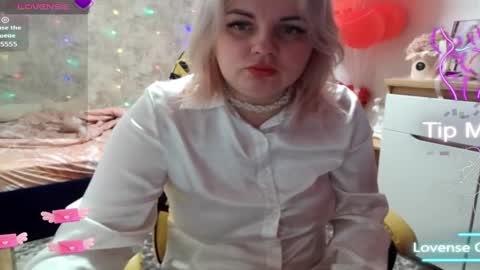 Snapshot of mari_77777 chatting on 02.24.25 Mari online show from 02.24.25