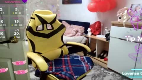 Snapshot of mari_77777 chatting on 02.25.25 Mari online show from 02.25.25