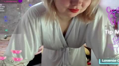 Snapshot of mari_77777 chatting on 02.28.25 Mari online show from 02.28.25