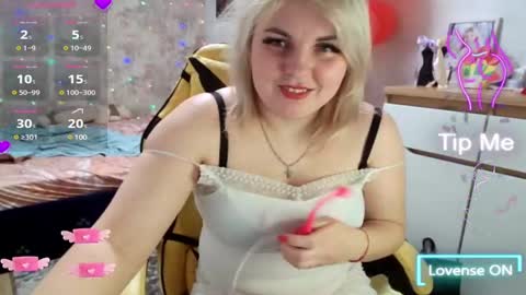 Snapshot of mari_77777 chatting on 03.06.25 Mari online show from 03.06.25