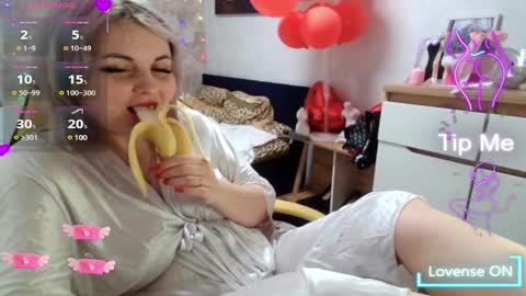 Snapshot of mari_77777 chatting on 03.12.25 Mari online show from 03.12.25