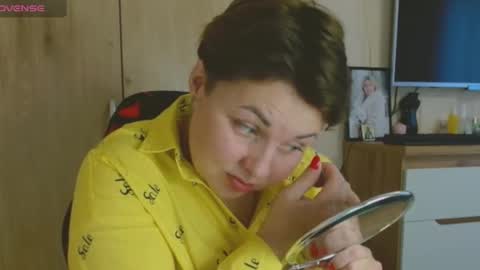 Snapshot of mari_77777 chatting on 10.13.25 Mari online show from 10.13.25