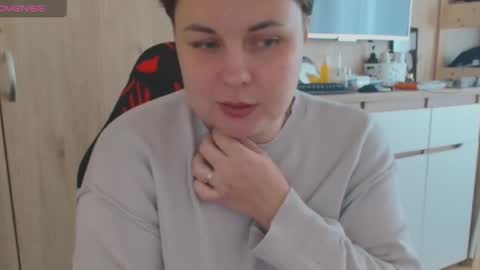 Snapshot of mari_77777 chatting on 10.15.25 Mari online show from 10.15.25