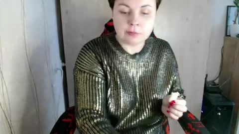 Snapshot of mari_77777 chatting on 10.30.25 Mari online show from 10.30.25