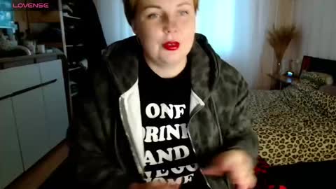 Snapshot of mari_77777 chatting on 11.10.25 Mari online show from 11.10.25