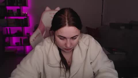 mari moore online show from 12.18.25