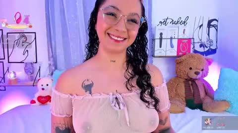 Mari Sweett  online show from 11.15.25