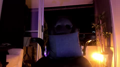 Snapshot of maria_isabells chatting on 02.22.25 Maria Isabell online show from 02.22.25