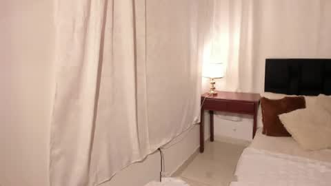 V A N E S S A  online show from 04.26.26