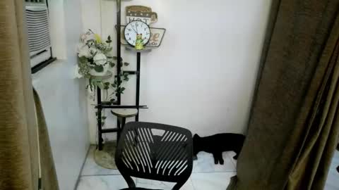 Snapshot of maria_laboxxx chatting on 10.08.25 Marga online show from 10.08.25