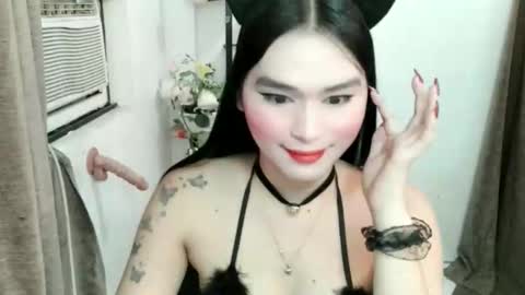 Snapshot of maria_laboxxx chatting on 10.25.25 Marga online show from 10.25.25
