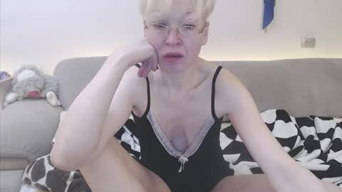 Mari online show from 04.24.26