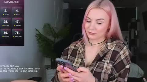 Snapshot of maria_shy_lii chatting on 06.25.26 maria_shy_lii online show from 06.25.26