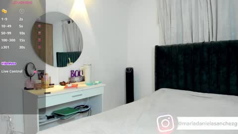 mariadanielasanchez online show from 10.21.25