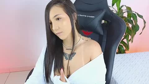 Snapshot of mariafer05 chatting on 01.19.25 Maria Fer online show from 01.19.25