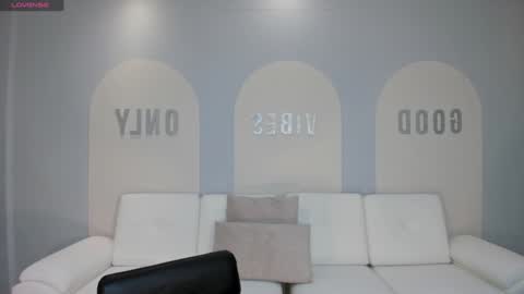 MARIA HERRERA  online show from 12.07.24