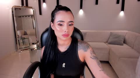 MARIA HERRERA  online show from 02.02.25