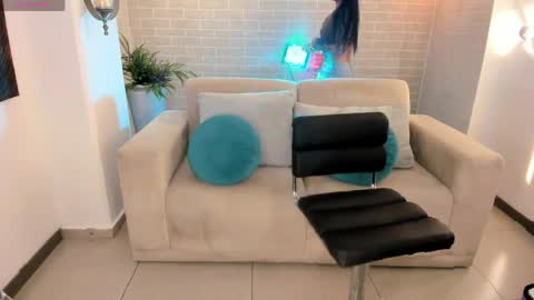 MARIA HERRERA  online show from 04.26.26
