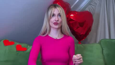 MariaMenson online show from 03.01.25